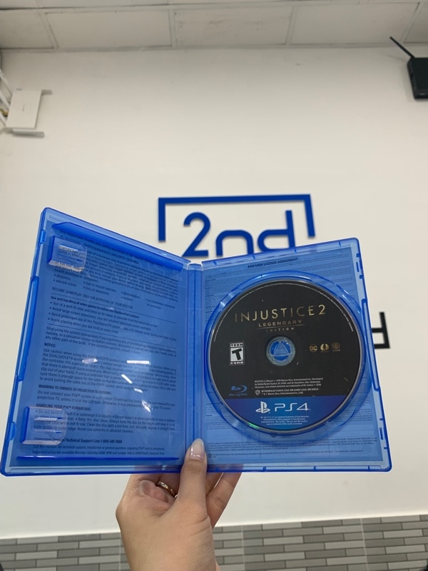 Đĩa PS4 - Injustice 2 - Box