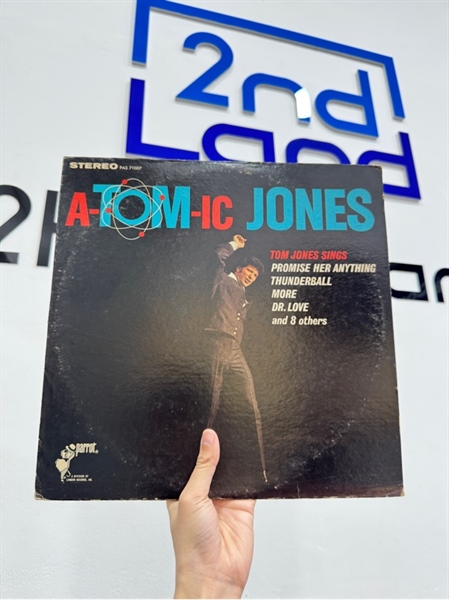 Đĩa than Atomic Jones - Tom Jones - Màu đen - Ngoại hình: 98% - Box