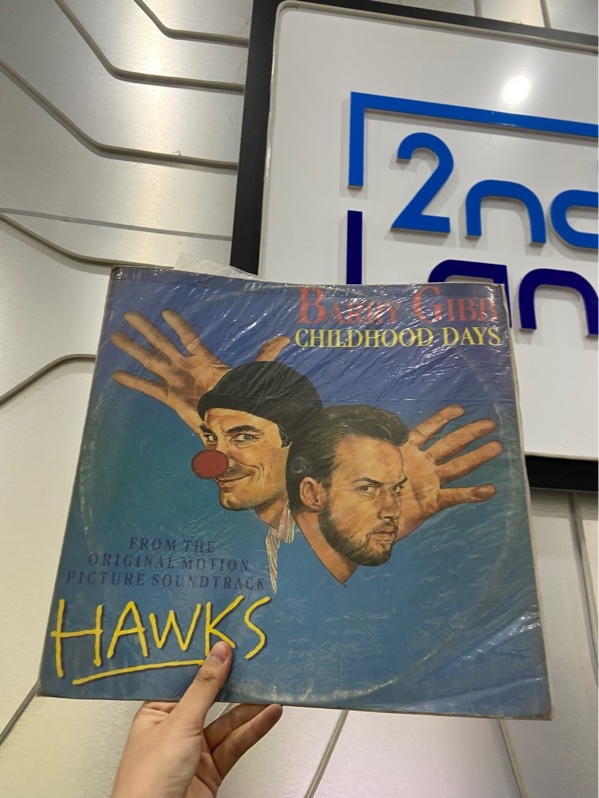 Đĩa Than Barry Gibb Childhood Days - Màu đen - Ngoại hình: 97% - Box