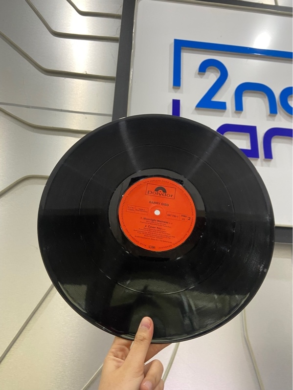 Đĩa Than Barry Gibb Childhood Days - Màu đen - Ngoại hình: 97% - Box