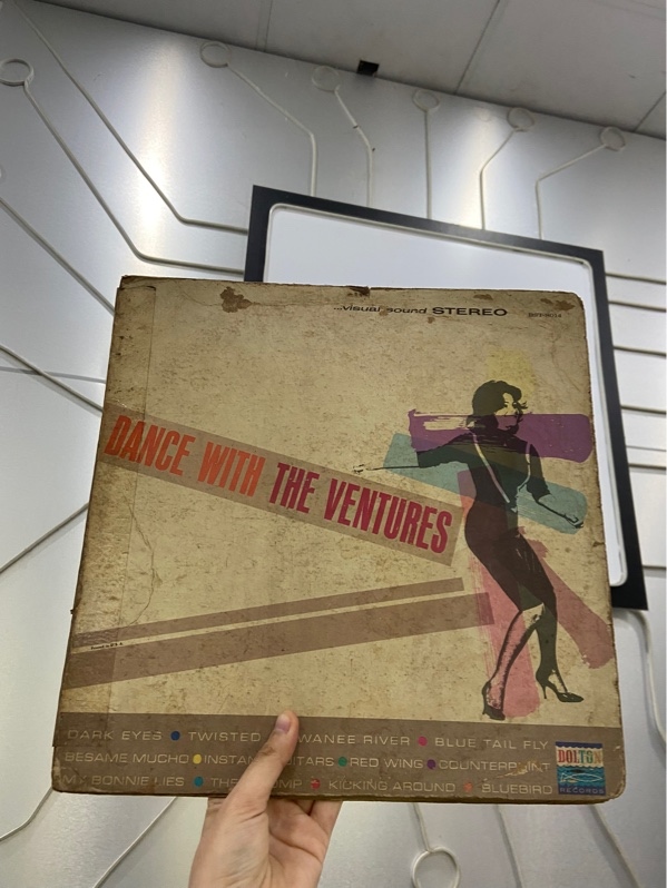 Đĩa than - Dance With The Ventures - Ngoại hình: 97% - Kèm Box
