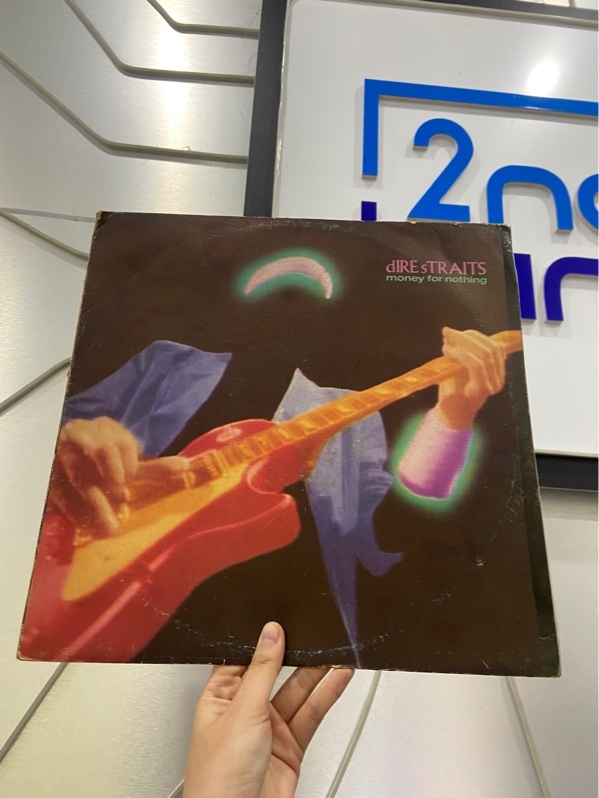 Đĩa Than Dire sTraits - Màu đen - Ngoại hình: 97% - Box