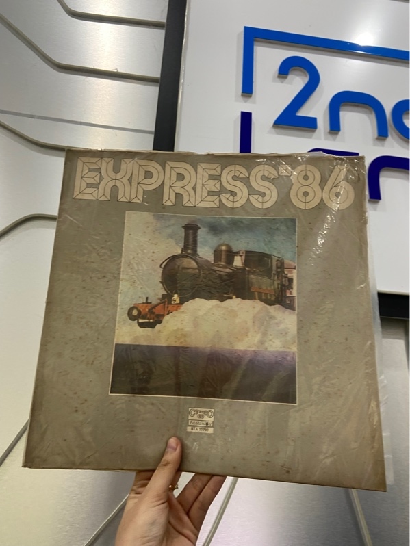 Đĩa than Express'86 - Màu đen - Ngoại hình: 98% - Box