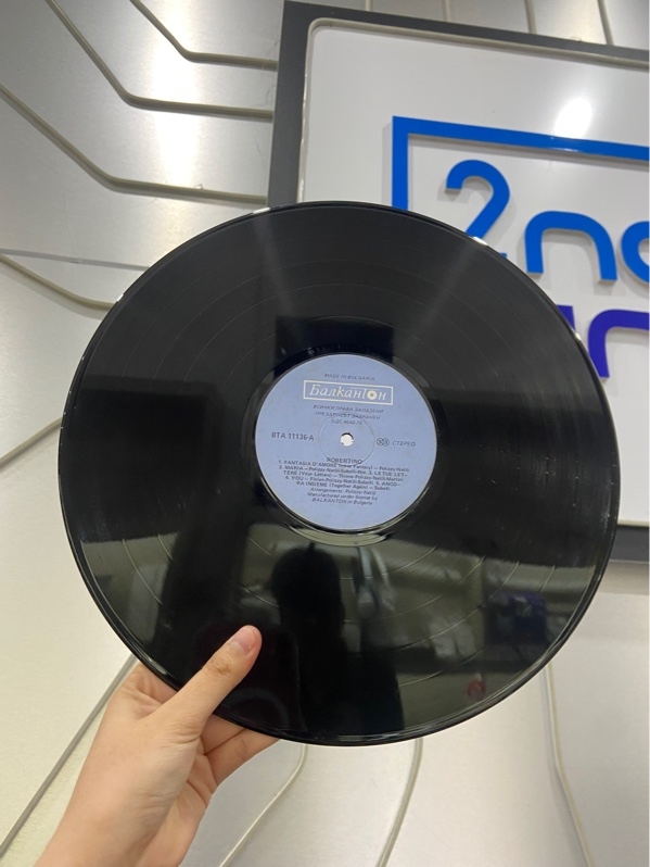 Đĩa than Fantasia D'amore - Màu đen - Ngoại hình: 97% - Box