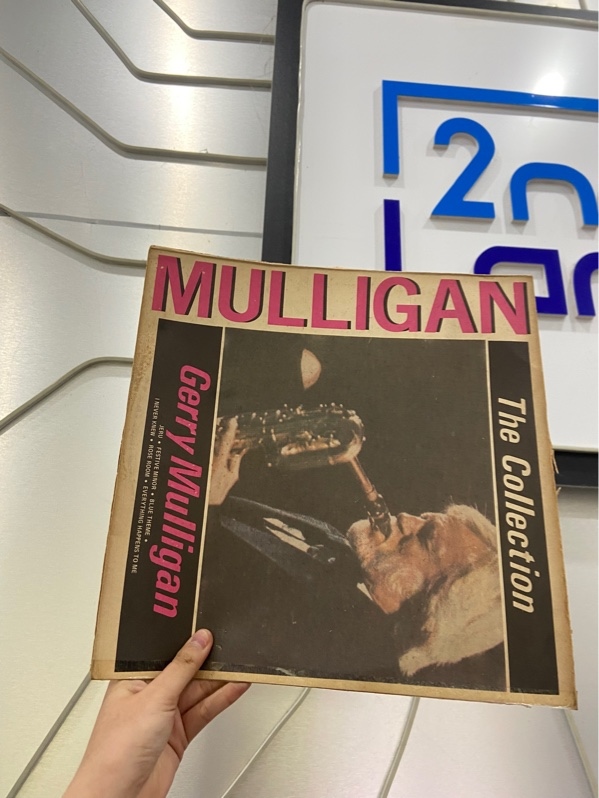 Đĩa Than Gerry Muligan - Màu đen - Ngoại hình: 97% - Box