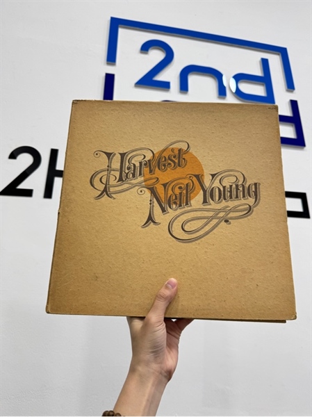 Đĩa than Harvest - Neil Young - Màu đen - Ngoại hình: 98% - Box