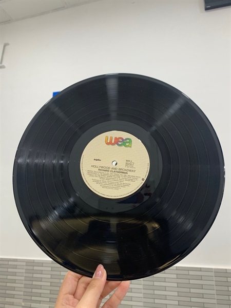 Đĩa than Hollywood and Broadway - Richard Clayderman - Màu đen - Ngoại hình: 98% - Box