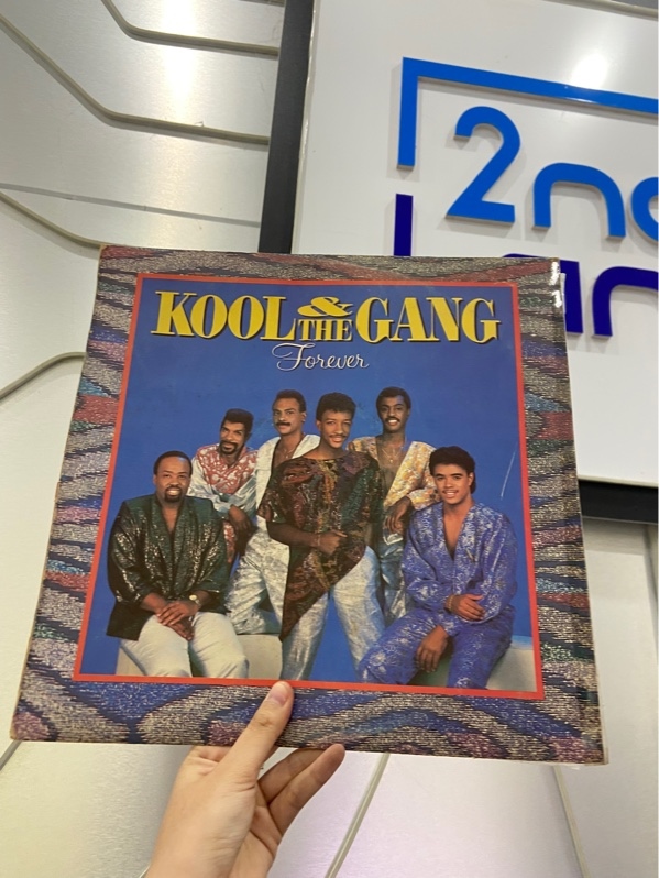 Đĩa Than Kool The Gang Forever - Màu đen - Ngoại hình: 97% - Box