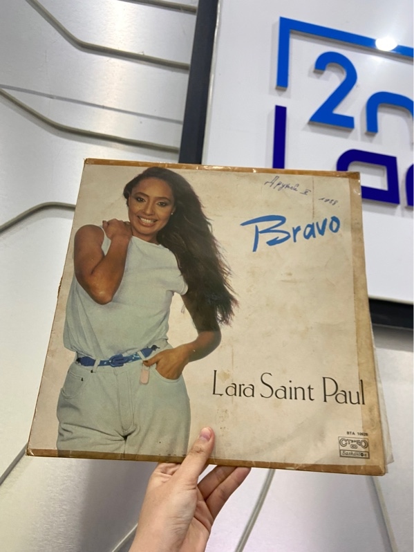 Đĩa Than Lara Saint Paul - Màu đen - Ngoại hình: 97% - Box