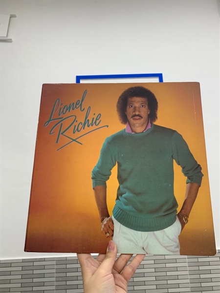 Đĩa than Lionel Richie - Lionel Richie - Màu đen - Ngoại hình: 98% - Box