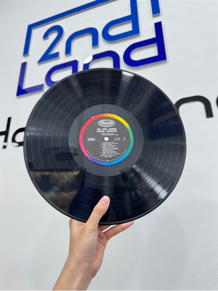 Đĩa than No One Cares - Frank Sinatra - Màu đen - Ngoại hình: 98% - Box 1