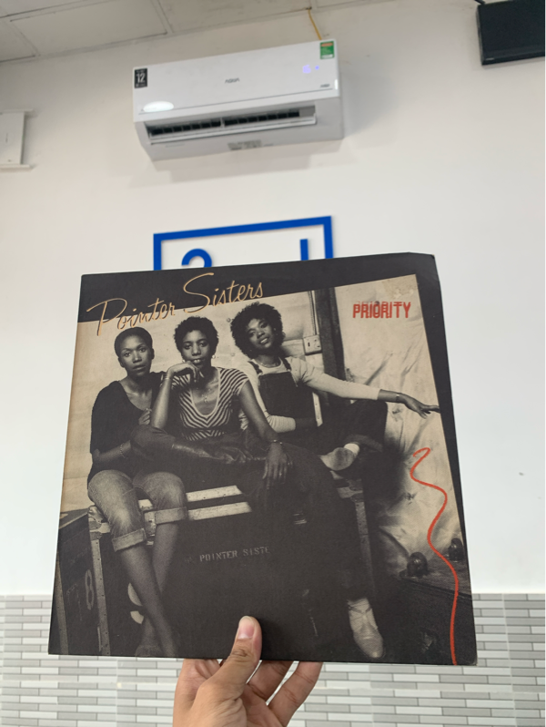 Đĩa than Priority - Pointer Sisters - Box