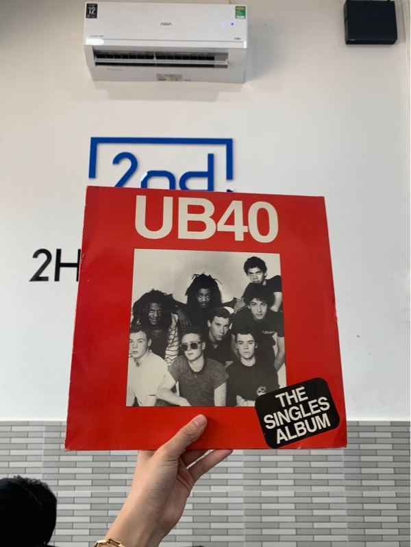 Đĩa than The Singles Album - UB40 - Box