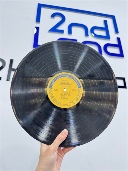 Đĩa than Today's Greatest Hits - The Realistics - Màu đen - Ngoại hình: 98% - Box 1