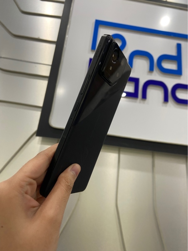 Điện thoại Asus ROG Phone 8 - Chip Snap 8 Gen 3 - Bản quốc tế - Ram 16/256GB - Màu đen - Ngoại hình: 97% - Kèm Box + sạc