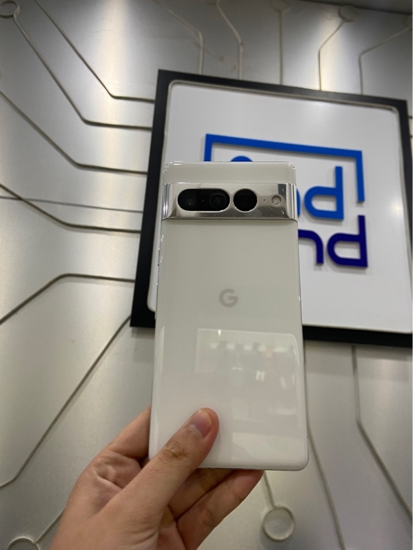 Điện Thoại Google Pixel 7 Pro - Chip Tensor G2 - Ram 12/256GB - Màu trắng - Ngoại hình: 97% - Trầy xước - Body