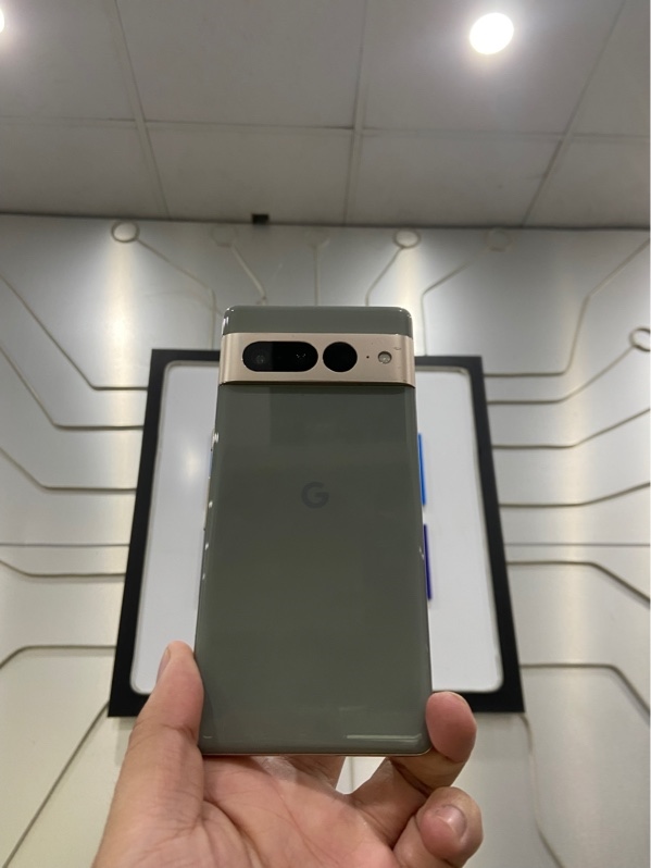 Điện thoại Google Pixel 7 Pro - Tensor G2 - Ram 12/128GB - Màu xám - Ngoại hình: 97% - Màn lưu ảnh, ám hồng nặng - Body