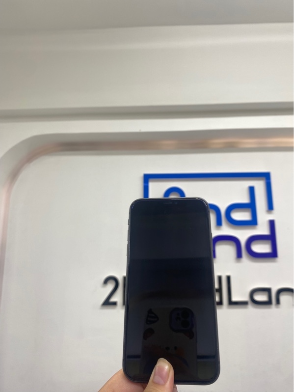 Điện thoại iPhone 11 - CH/A - IOS 26.5 - 64GB - Màu đen - Pin thay 100% - Ngoại hình 97% - Màn ám vàng - Body