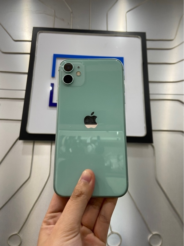 Điện thoại iPhone 11 - IOS 27 - VN/A - 64GB - Pin 100% thay new - Màu xanh - Ngoại hình: 97% - Trầy nhiều, màn ám xanh viền - Body