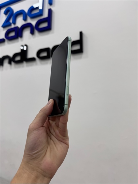 Điện thoại iPhone 11 - LL/A - 64GB - IOS 17.3.1 - Pin 84% - Màu xanh - Ngoại hình 97% - màn ám phản quang - Body 1