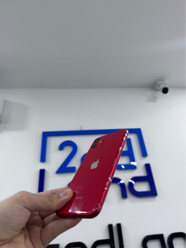 Điện thoại iPhone 11 - LL/A - 64GB - ios 18.3.1 - Màu đỏ - pin thay LKKXĐ 93% - Ngoại hình 96% - Viền trầy xước tróc sơn nhiều, màn trầy, viền cam trầy, ám vàng viền - Body