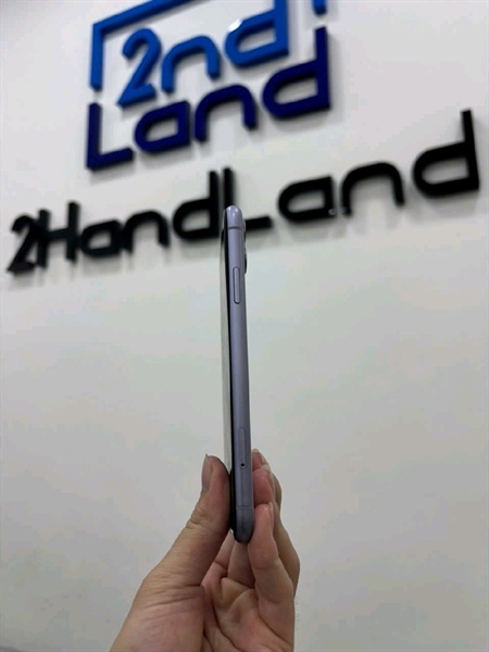 Điện thoại iPhone 11 - LL/A - 64GB - IOS 18.5 - Pin 100% đã thay - Màu tím - Ngoại hình 97% - Body 1