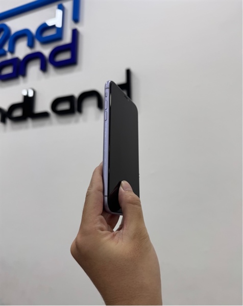 Điện thoại iPhone 11 - LL/A - 64GB - IOS 18.5 - Pin 100% thay new - Màu tím - Ngoại hình 97% - Màn ám bầm phản quang ép kính - Body 2