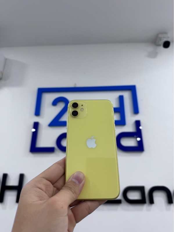 Điện thoại iPhone 11 - LL/A - 64GB- ios 18.7.8 - Màu vàng - Pin thay 100% - Ngoại hình 97% - Viền trầy xước, màn trầy nặng, có vết trầy sâu, màn ám vàng - Kèm sạc linh kiện