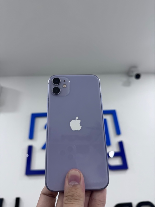 Điện thoại iPhone 11 - LL/A - 64GB - ios 26.4.2 - Màu tím - Pin 89% - Ngoại hình 97% - Màn đã thay, trầy xước nhiều, màn trầy - Kèm sạc linh kiện