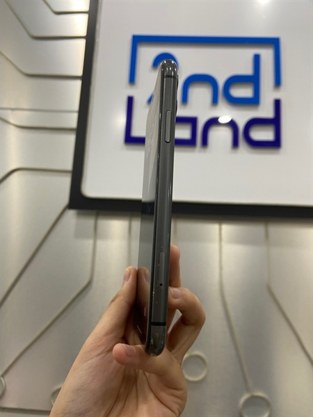 Điện thoại iPhone 11 - LL/A - 64GB - Pin 100% thay new - Màu đen - Ngoại hình: 96% - Trầy viền, nứt cạnh, màn ám vàng, ám xanh, phản quang - Body 2