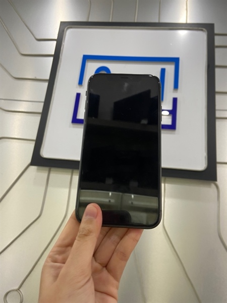 Điện thoại iPhone 11 - LL/A - 64GB - Pin 100% thay new - Màu đen - Ngoại hình: 97% - Màn xước, 1 đốm phản quang, màn ám, đã thay cam sau + vỏ - Body 3