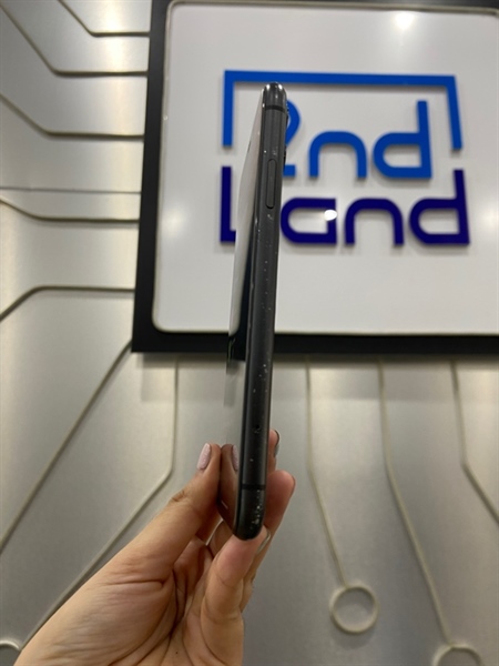 Điện thoại iPhone 11 - LL/A - 64GB - Pin 100% thay new - Màu đen - Ngoại hình: 98% - Trầy nhẹ - Body 2