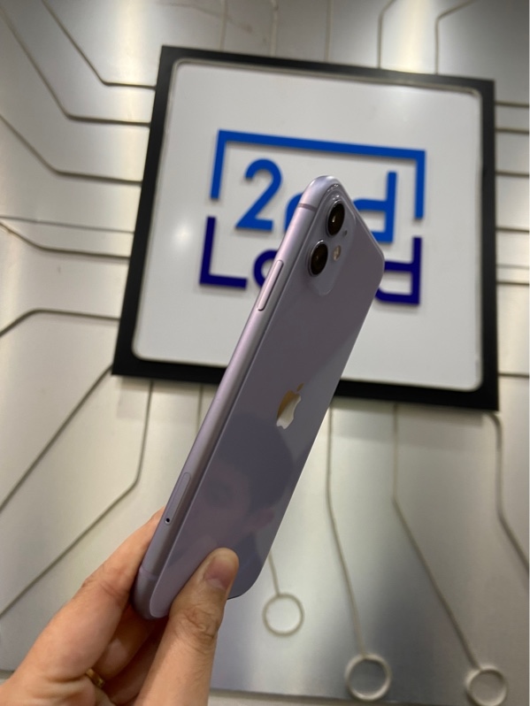 Điện thoại iPhone 11 - LL/A - 64GB - Pin 100% thay new - Màu tím - Ngoại hình: 96% - Trầy xước thân, màn ám vàng, phản quang, đã thay lưng - Body