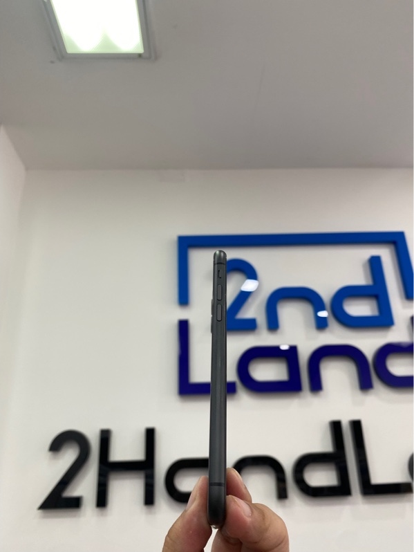 Điện thoại iPhone 11 - Ll/A - 64GB - Pin: 76% - Màu đen - Ngoại hình: 97% - Loa dưới rè nhẹ, ám hồng - Body