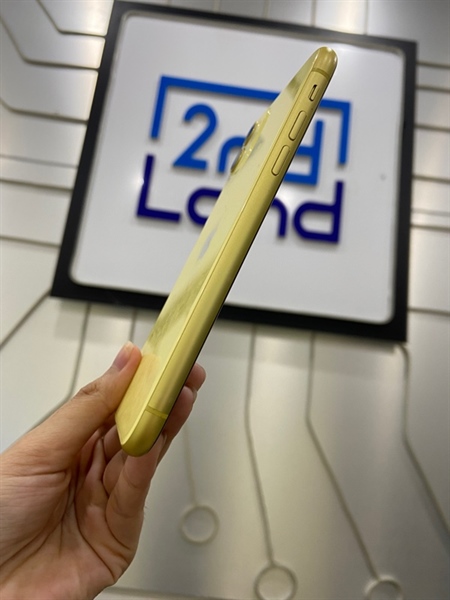 Điện thoại iPhone 11 - LL/A - 64GB - Pin 83% - Màu vàng - Ngoại hình: 97% - Màn phản quang, ám xanh viền, ép kính - Body 2