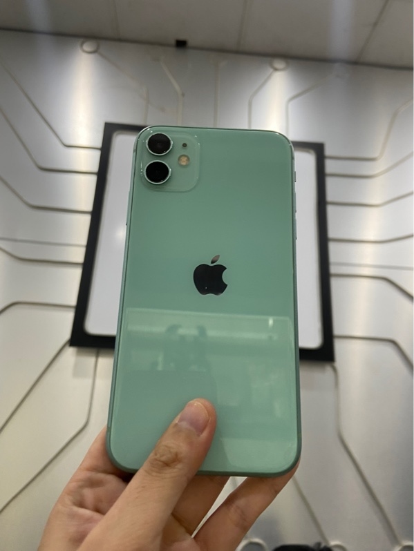 Điện thoại IPhone 11 - LL/A - 64GB - Pin 95% - Màu xanh - Ngoại hình: 97% - phản quang, ám vàng, trầy xước - Body