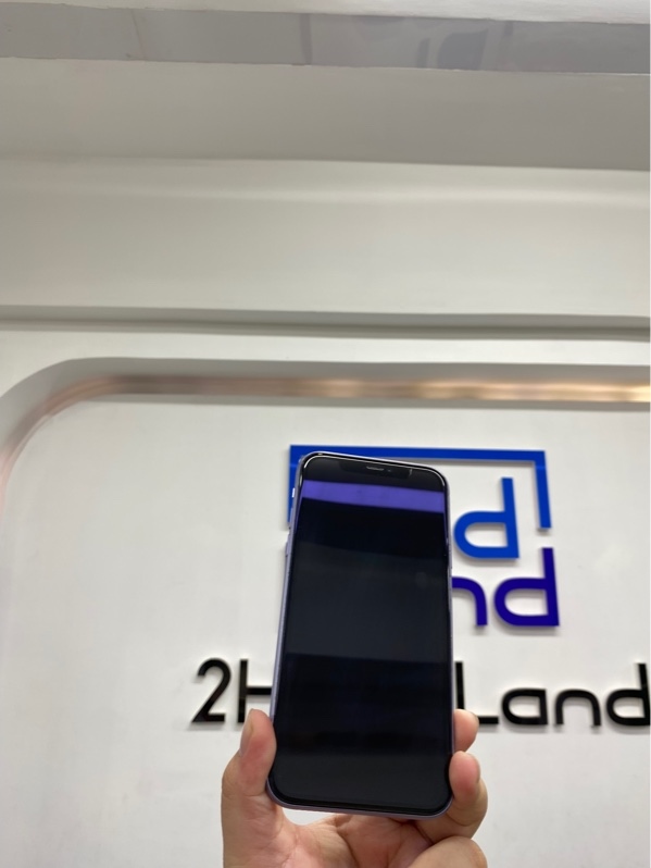 Điện thoại iPhone 11 - LL/A - IOS 15.6.1 - 256gb - Màu tím - Pin thay 100% - Ngoại hình 97% - Cấn sườn, màn lưu ảnh, màn phản quang - Body