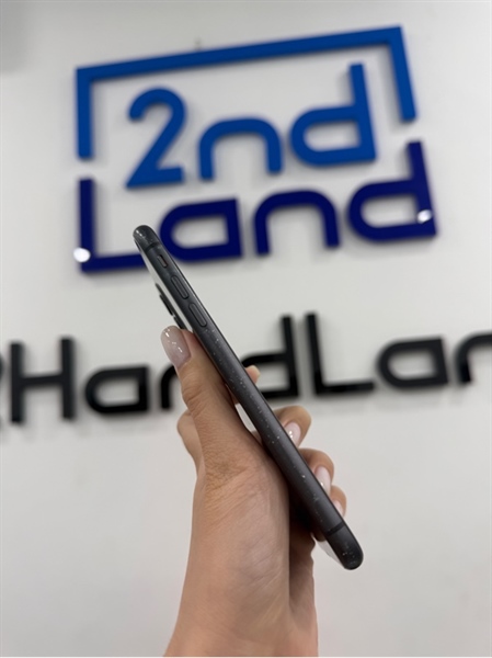 Điện thoại iPhone 11 - LL/A - IOS 18.7.1 - 64GB - Màu đen - Pin thay 100% - Ngoại hình 98% - Màn LKKXĐ , ám hồng , viền trầy - Body 1