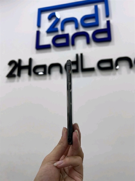 Điện thoại iPhone 11 Pro - KH/A - 64GB - IOS 18.5 - Pin 100% - Màu đen - Ngoại hình 98% - Body 1