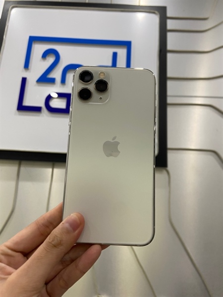 Điện thoại iPhone 11 Pro - KH/A - IOS 26 - 256GB - Mã F - Pin 93% đã thay pin - Màu bạc - Ngoại hình: 97% - Kính xước, màn ép kính - Body