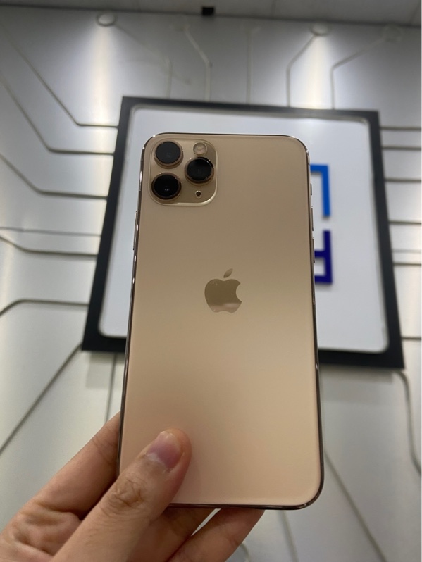 Điện thoại iPhone 11 Pro - LL/A - 256GB - Màu vàng - Ngoại hình: 97% - Màn sọc, hư nút gạt bật tắt âm lượng, máy lag, đã thay pin linh kiện - Body - Không bảo hành