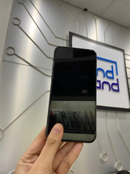 Điện thoại iPhone 11 Pro - LL/A - 64GB - IOS 18.6.2 - Pin 100% thay new - Màu đen - Ngoại hình: 97% - Đã thay màn - Body 2