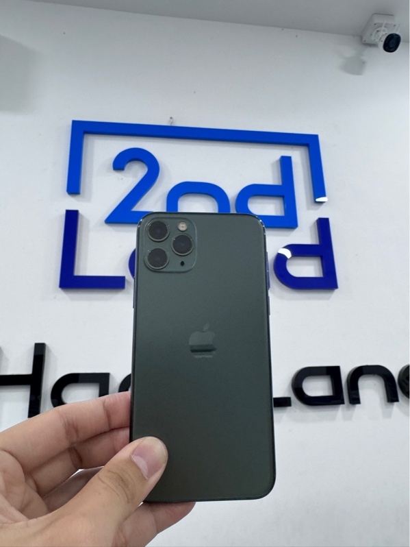 Điện thoại IPhone 11 pro - LL/A - IOS 26.5 - 256Gb - Màu xanh lá - Pin thay 100% - Ngoại hình 97% - Viền trầy xước, phai màu, viền ám vàng, màn xước - Không phụ kiện
