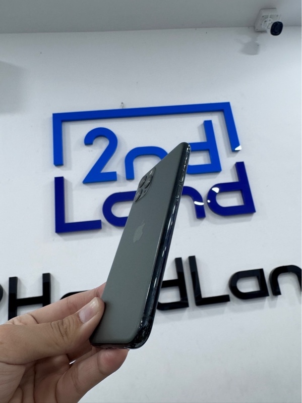 Điện thoại IPhone 11 pro - LL/A - IOS 26.5 - 256Gb - Màu xanh lá - Pin thay 100% - Ngoại hình 97% - Viền trầy xước, phai màu, viền ám vàng, màn xước - Không phụ kiện