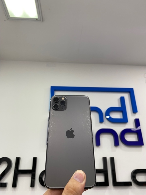 Điện thoại iPhone 11 Pro Max - LL/A - IOS 26.0.1 - 64GB - Pin: 81% - Màu xám - Ngoại hình: 97% - Mất face id, viền trầy cấn, lưng trầy - Body