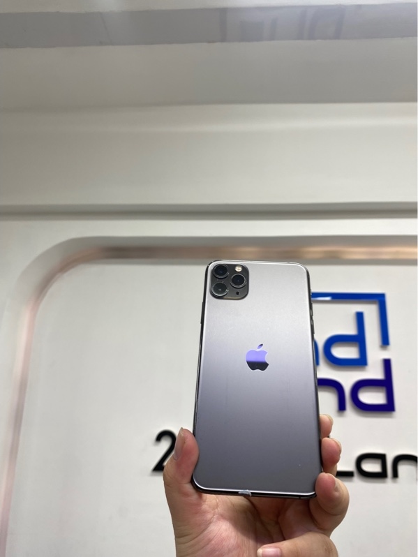 Điện thoại iPhone 11 pro max - LL/A - IOS 26.5 - 256gb - Màu đen - Pin 84% chu kỳ sạc 1577 - Ngoại hình 97% - Màn thay - Body