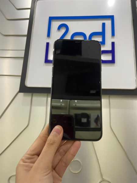 Điện thoại iPhone 11 Promax - LL/A - 256GB - IOS 18.5 - Pin 100% thay new - Màu đen - Ngoại hình: 98% - Faceid hư - Body 3