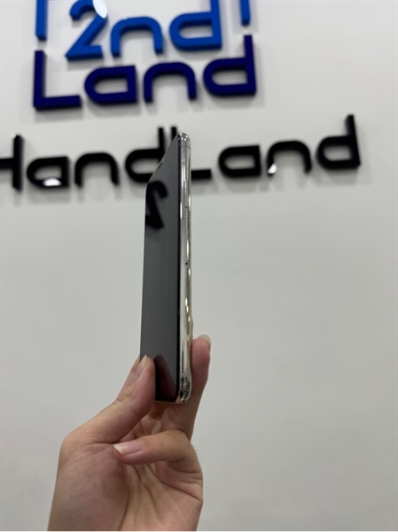 Điện thoại iPhone 11 Promax - LL/A - 256GB - IOS 26.0.1 - Pin 86% - Màu trắng - Ngoại hình 97% - Body 1