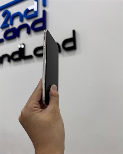 Điện thoại iPhone 11 Promax - LL/A - 256GB - IOS 26.2 - Pin 100% thay new - Màu trắng - Ngoại hình 97% - Màn lưu ảnh nhẹ khó thấy - Body 2
