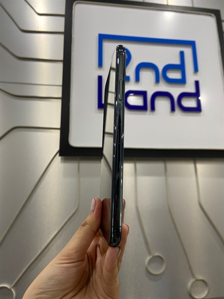 Điện thoại iPhone 11 Promax - LL/A - 256GB - IOS 26 - Pin 100% thay new - Màu xám - Ngoại hình: 97% - Trầy viền - Body 2